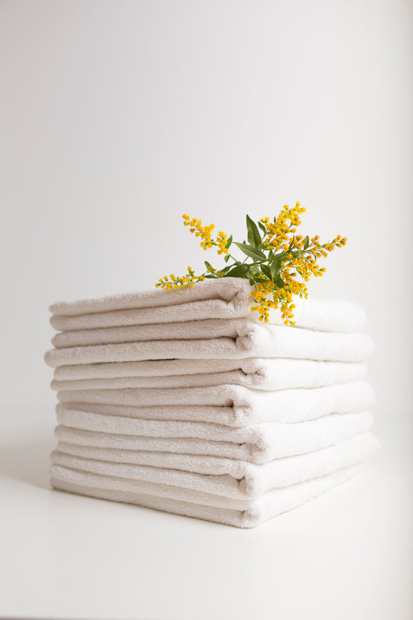 WHITE TOWELS, BATH TOWELS , BATH MATT, POOL TOWELS (SUPER SOFT PREMIUM QUALITY)